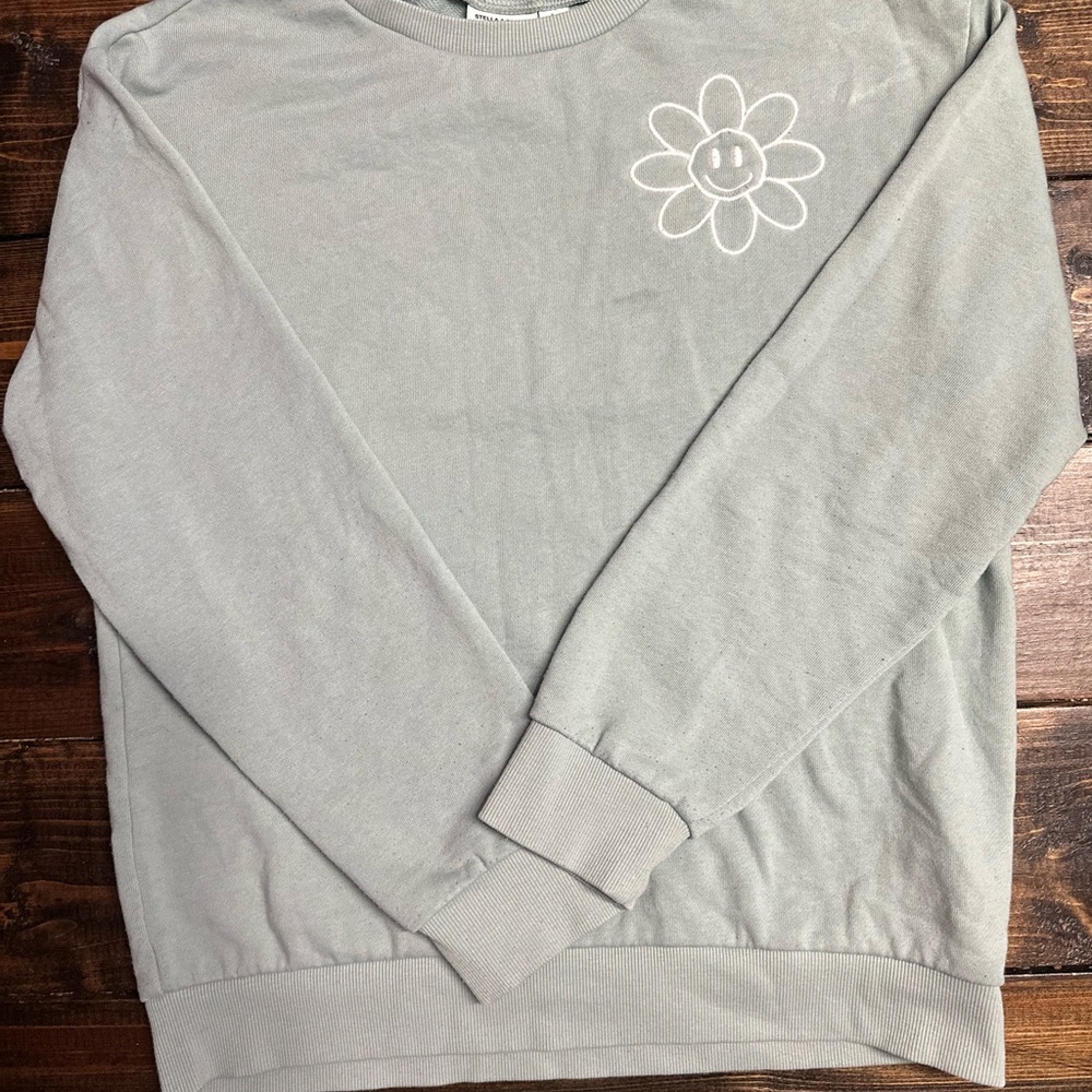 Epic Threads Light Gray Sweatshirt